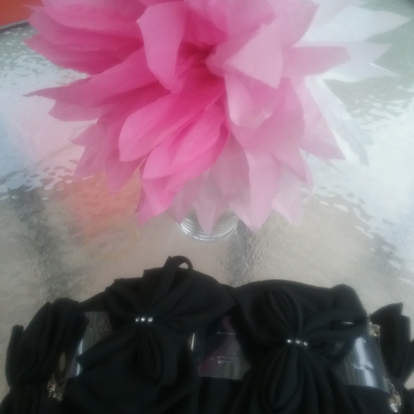 Hair clips - Picture 1 of 1